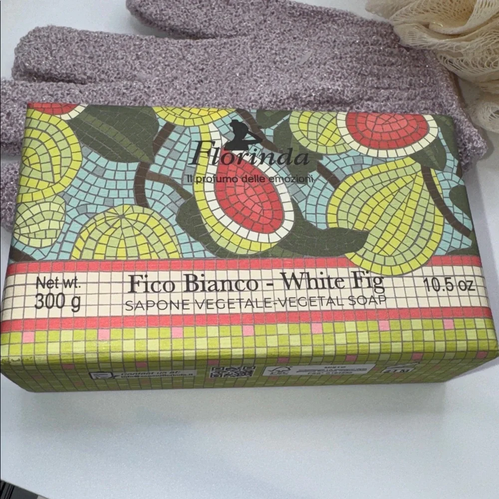 Florinda Exfoliating Gloves & Pouf Bath Set - Just Add Water